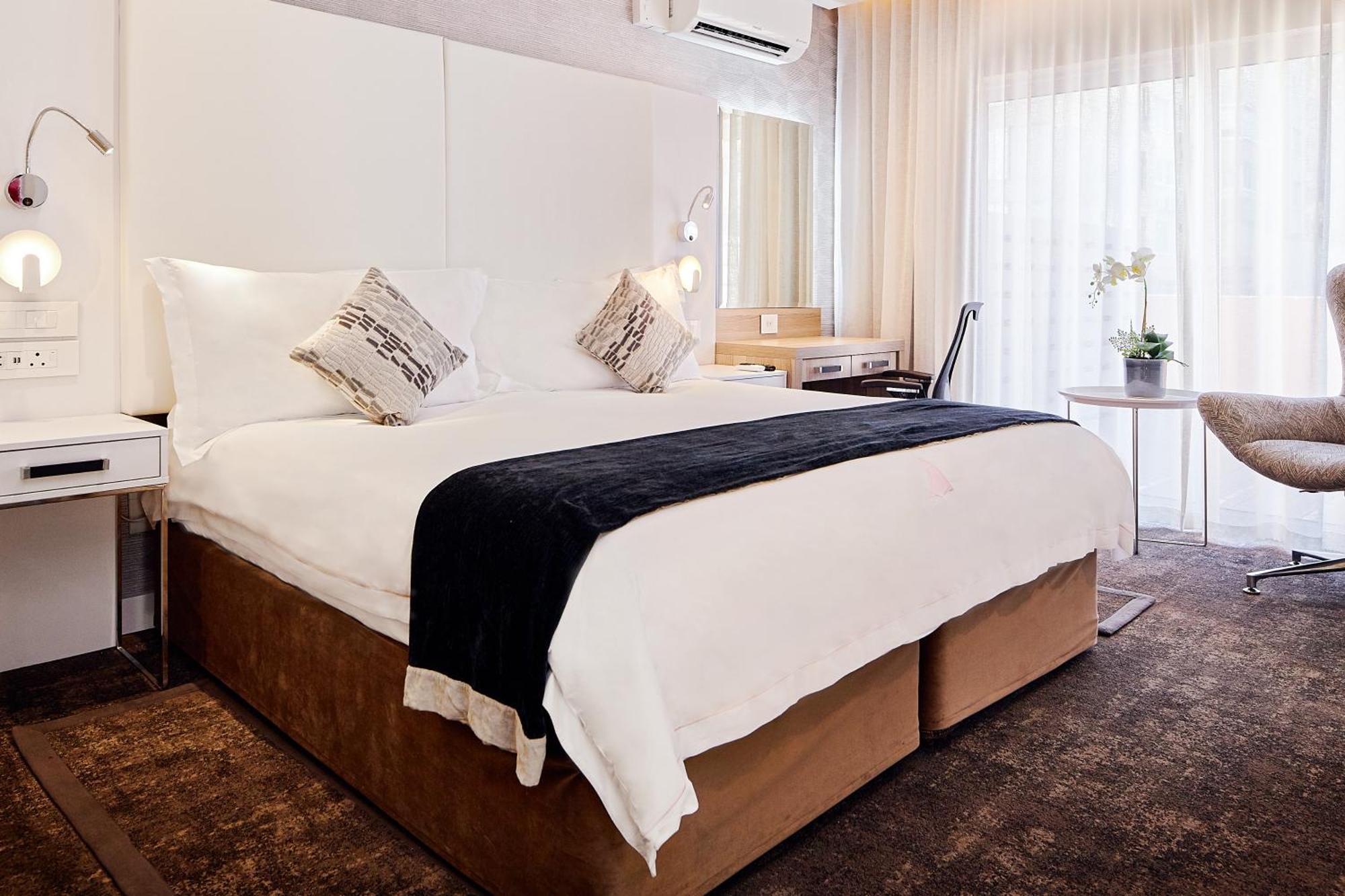 First Group Riviera Suites Kaapstad Buitenkant foto