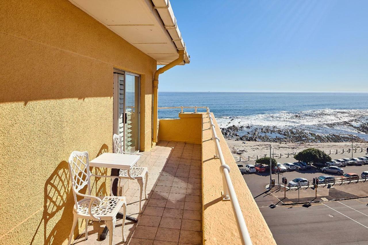 First Group Riviera Suites Kaapstad Buitenkant foto