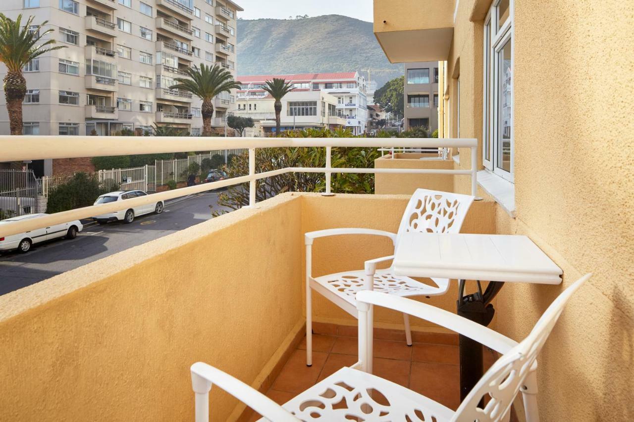 First Group Riviera Suites Kaapstad Buitenkant foto