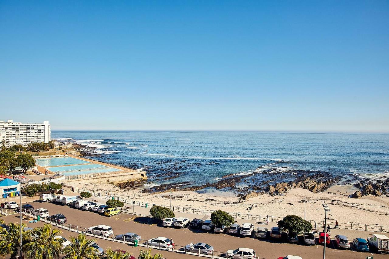 First Group Riviera Suites Kaapstad Buitenkant foto