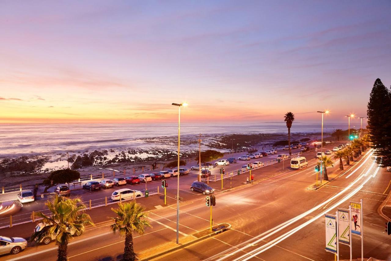 First Group Riviera Suites Kaapstad Buitenkant foto