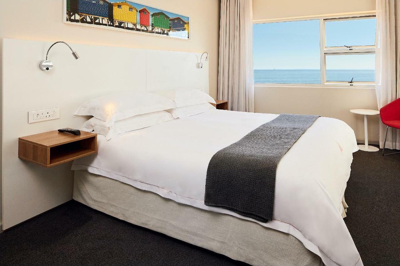 First Group Riviera Suites Kaapstad Buitenkant foto