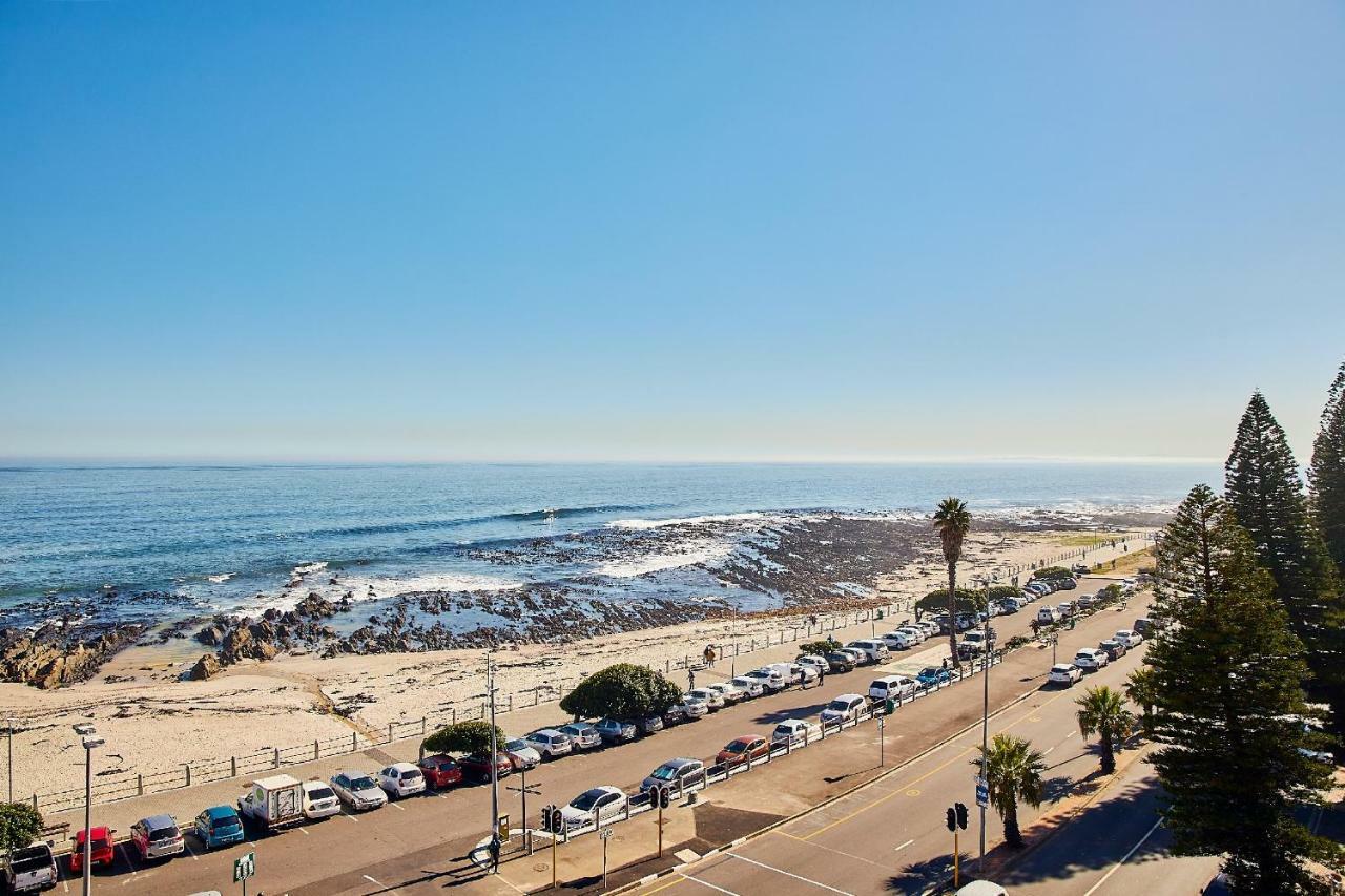First Group Riviera Suites Kaapstad Buitenkant foto